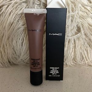 MAC Studio Sculpt SPF 15 Foundation NW55 - BNIB! new